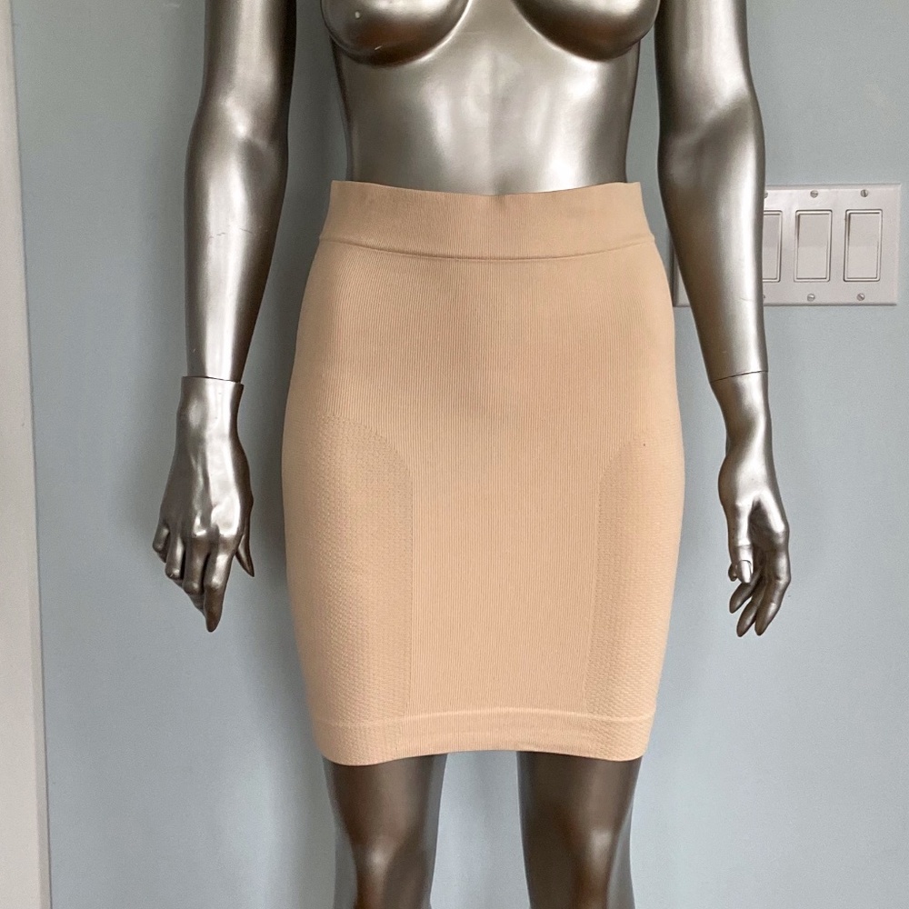 Cass Invisibella Half Slip